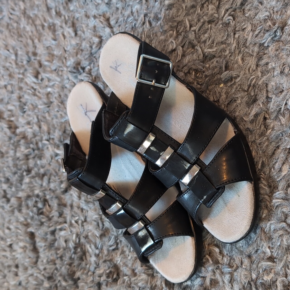 Easy Street slip on shoes